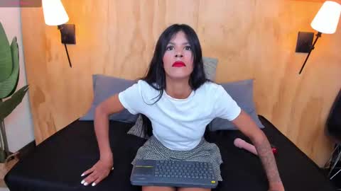 Mila and samy online show from 23, 9, 2025