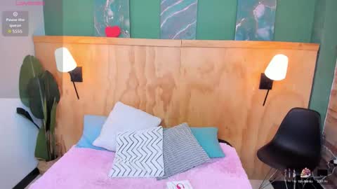 Mila and samy online show from 4, 11, 2025