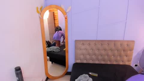 Mila and samy online show from 30, 11, 2025