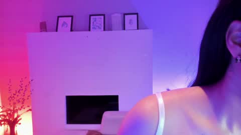 Snapshot of mila_shay chatting on 13, 1, 2025 Mila online show from 13, 1, 2025