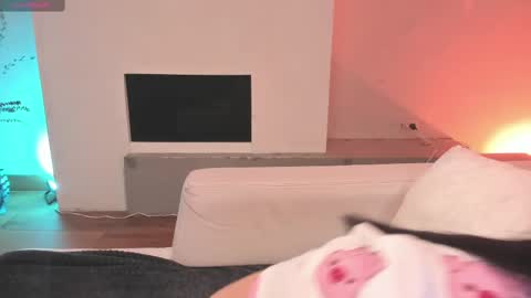 Snapshot of mila_shay chatting on 2, 3, 2025 Mila online show from 2, 3, 2025