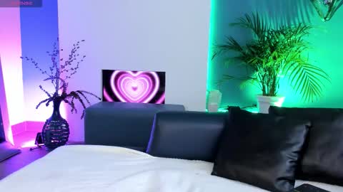 Snapshot of mila_shay chatting on 5, 10, 2025 Mila online show from 5, 10, 2025