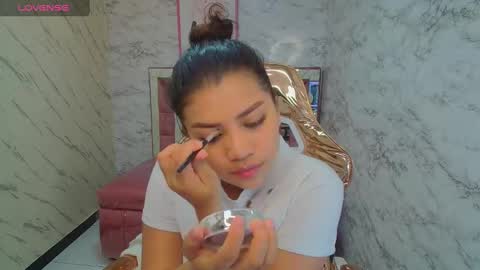 Snapshot of mila_sweet_v chatting on 5, 2, 2025 Mila online show from 5, 2, 2025