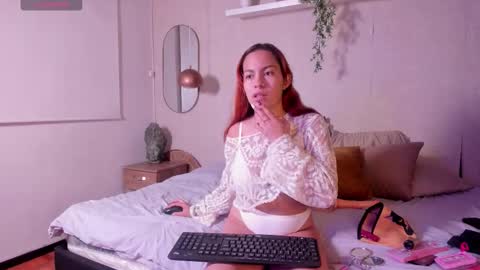 Snapshot of milaa_rougee chatting on 25, 2, 2026 milaa_rougee online show from 25, 2, 2026