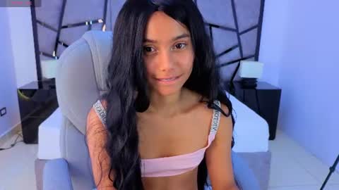 Snapshot of milaa_star chatting on 1, 7, 2026 milaa_star online show from 1, 7, 2026