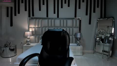 Mila online show from 17, 2, 2026