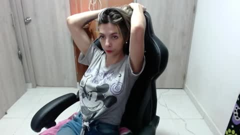 Snapshot of milacoxx8819 chatting on 9, 2, 2025 milacoxx8819 online show from 9, 2, 2025
