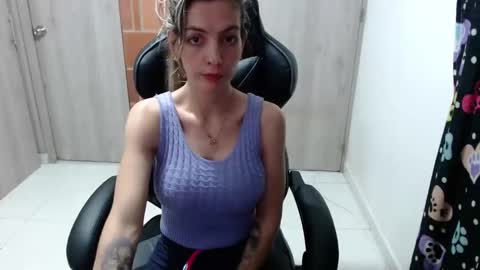 Snapshot of milacoxx8819 chatting on 28, 2, 2025 milacoxx8819 online show from 28, 2, 2025
