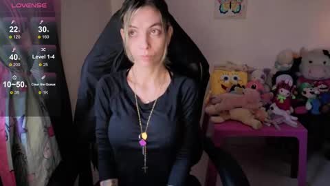 Snapshot of milacoxx8819 chatting on 13, 9, 2025 milacoxx8819 online show from 13, 9, 2025