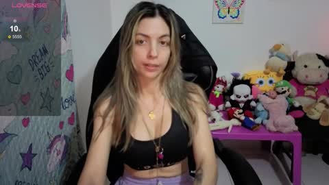 Snapshot of milacoxx8819 chatting on 16, 9, 2025 milacoxx8819 online show from 16, 9, 2025