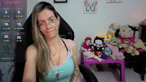 Snapshot of milacoxx8819 chatting on 17, 9, 2025 milacoxx8819 online show from 17, 9, 2025