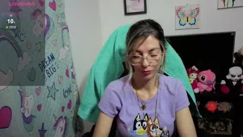 Snapshot of milacoxx8819 chatting on 25, 9, 2025 milacoxx8819 online show from 25, 9, 2025