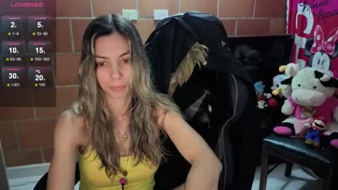 Snapshot of milacoxx8819 chatting on 6, 10, 2025 milacoxx8819 online show from 6, 10, 2025