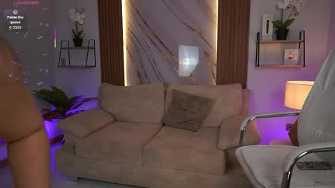 milacrave online show from 27, 11, 2025