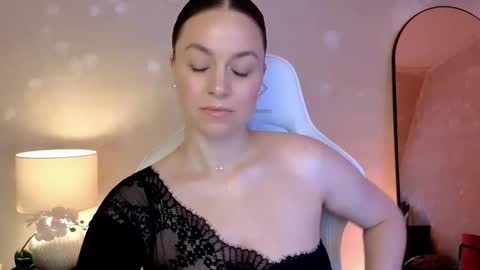 Snapshot of milafleur chatting on 22, 9, 2025 Mila Fleur online show from 22, 9, 2025