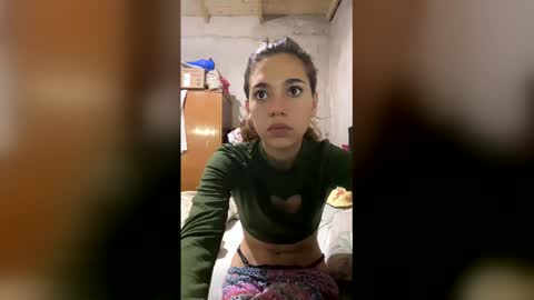 Snapshot of milagrossuwu chatting on 3, 4, 2026 milagrossuwu online show from 3, 4, 2026