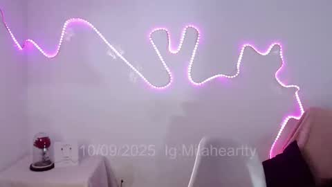 Snapshot of milah_hearrty chatting on 10, 9, 2025 Milah online show from 10, 9, 2025
