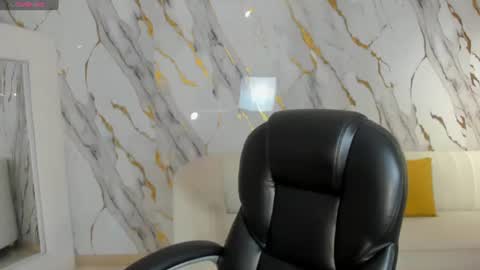 Snapshot of milalawrence_ chatting on 15, 6, 2026 Mila online show from 15, 6, 2026