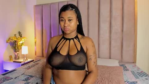 Snapshot of milan_ebony chatting on 15, 12, 2025 Milan online show from 15, 12, 2025