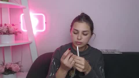 Snapshot of milanaangelas chatting on 28, 10, 2025 milanaangelas online show from 28, 10, 2025