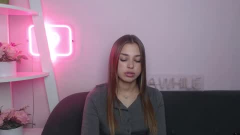 Snapshot of milanaangelas chatting on 25, 11, 2025 milanaangelas online show from 25, 11, 2025