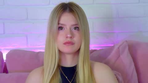 MilanaBalmain online show from 18, 2, 2026