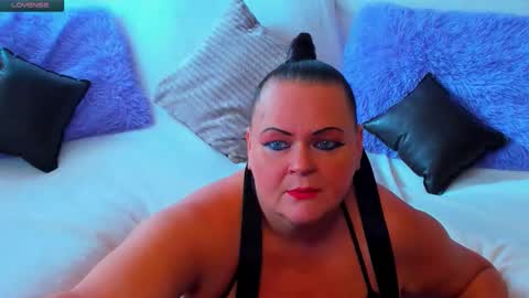 Snapshot of milanabiegert chatting on 10, 9, 2025 Lana online show from 10, 9, 2025