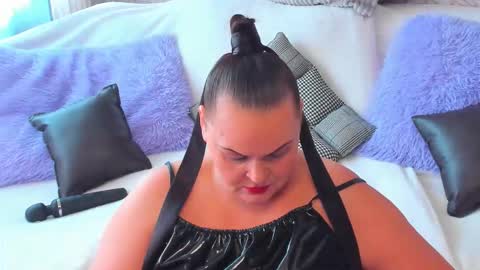 Snapshot of milanabiegert chatting on 16, 9, 2025 Lana online show from 16, 9, 2025