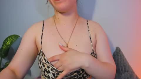 Snapshot of milanabrittt chatting on 28, 7, 2026 Milana online show from 28, 7, 2026