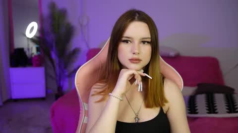 milanamoons online show from 22, 9, 2025