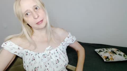 Snapshot of milanav chatting on 13, 2, 2025 Milena online show from 13, 2, 2025
