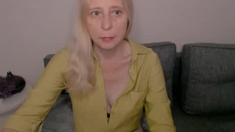 Snapshot of milanav chatting on 10, 9, 2025 Milena online show from 10, 9, 2025