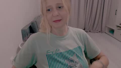 Snapshot of milanav chatting on 25, 10, 2025 Milena online show from 25, 10, 2025