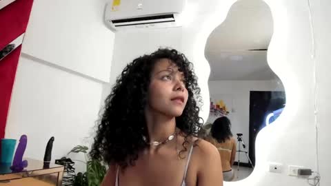 Snapshot of milanhtx2 chatting on 24, 12, 2024 milanx2 online show from 24, 12, 2024