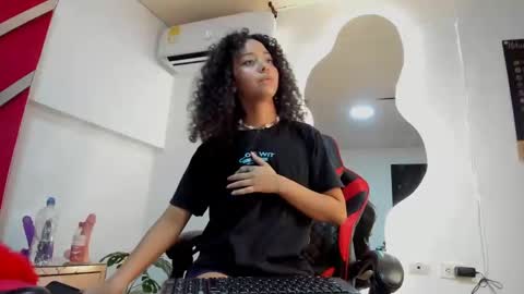 Snapshot of milanhtx2 chatting on 19, 1, 2025 milanx2 online show from 19, 1, 2025