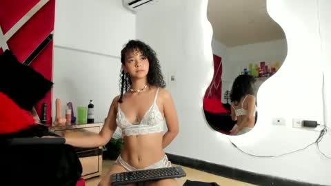 Snapshot of milanhtx2 chatting on 1, 2, 2025 milanx2 online show from 1, 2, 2025