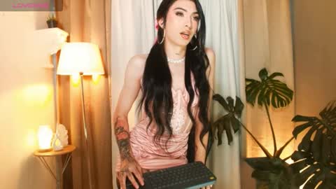 Snapshot of milansantana24 chatting on 19, 11, 2025 MILAN SANTANA online show from 19, 11, 2025