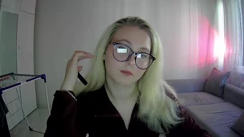 Snapshot of milena391630 chatting on 25, 4, 2026 Milena new nonude shy blonde natural online show from 25, 4, 2026