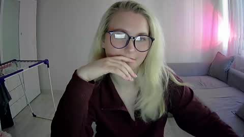 Snapshot of milena391630 chatting on 25, 4, 2026 Milena new nonude shy blonde natural online show from 25, 4, 2026