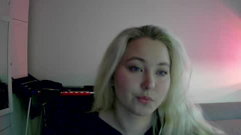 Snapshot of milena391630 chatting on 2, 5, 2026 Milena new nonude shy blonde natural online show from 2, 5, 2026