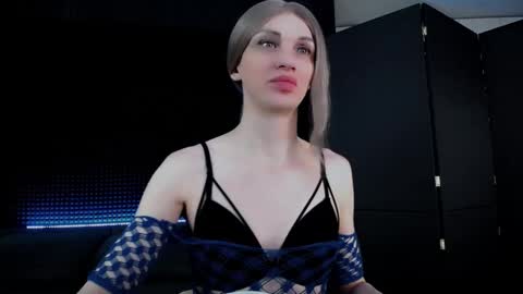 Snapshot of milena_hardy chatting on 3, 10, 2025 Milena Hardy online show from 3, 10, 2025