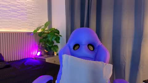 Snapshot of milena_lawson chatting on 5, 11, 2025 milena_lawson online show from 5, 11, 2025