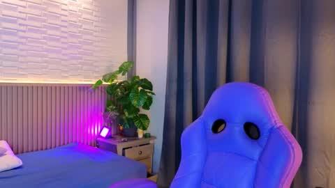 Snapshot of milena_lawson chatting on 8, 11, 2025 milena_lawson online show from 8, 11, 2025