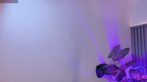 Snapshot of milena_lawson chatting on 27, 11, 2025 milena_lawson online show from 27, 11, 2025