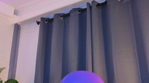 Snapshot of milena_lawson chatting on 4, 12, 2025 milena_lawson online show from 4, 12, 2025