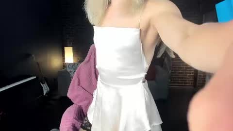 Snapshot of milena_marshmallows chatting on 4, 7, 2026 Milena online show from 4, 7, 2026
