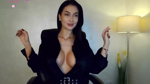 M online show from 12, 12, 2024