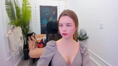 mileygloss online show from 30, 10, 2025