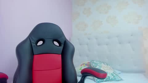 MILEY online show from 1, 3, 2025