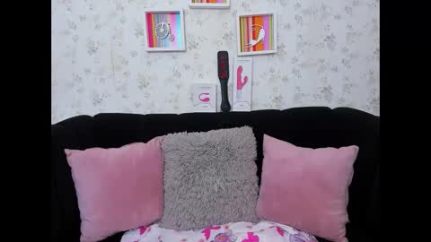 Snapshot of milf_bigass_ chatting on 5, 11, 2025 Antonella online show from 5, 11, 2025